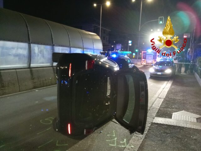 Incidente in corso Europa, auto finisce su un fianco
