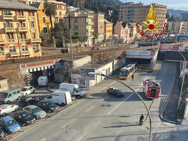 Fuga di gas in via Ronchi, VVF sul posto Fuga di gas in via Ronchi, VVF sul posto