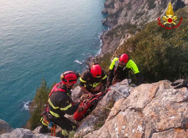 Muzzerone, vigili del fuoco soccorso alpino salvano due fratelli