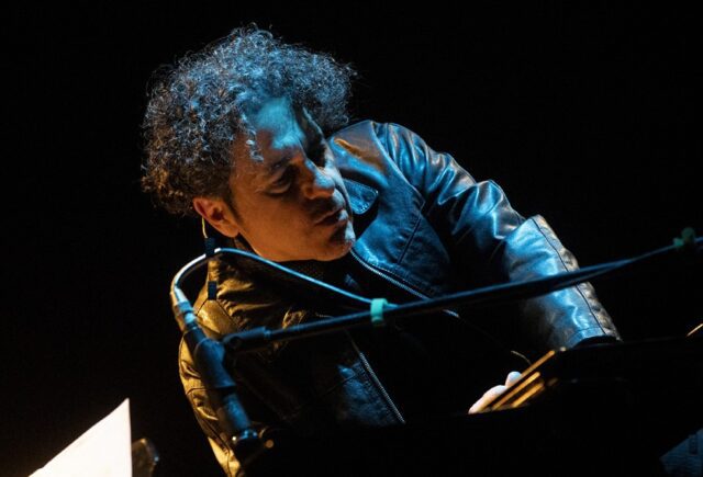 Lunaria a Levante, sabato il concerto-spettacolo di Gianni De Feo dedicato ad Aznavour. 