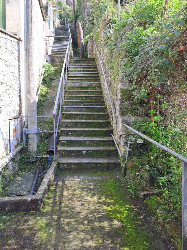 Recco, è in corso la manutenzione delle strade pedonali