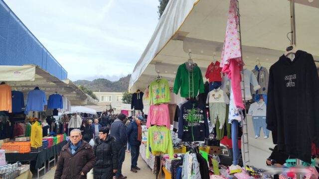 Mercato merci varie di Voltri, gli operatori tornano in piazza Villa Giusti Mercato merci varie di Voltri, gli operatori tornano in piazza Villa Giusti
