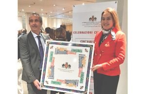 Foulard Centenario San Martino: omaggio della Maison Daphné Foulard Centenario San Martino: Omaggio Maison Daphné