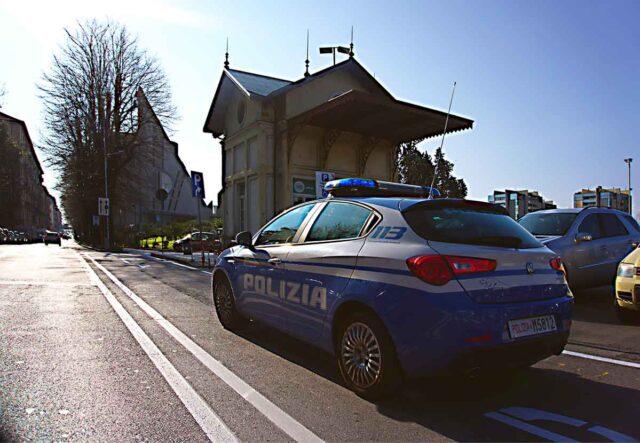 Savona, trovato con droga in Corso Italia: arrestato dalle Volanti