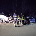 San Colombano, incidente tra due auto: una si cappotta