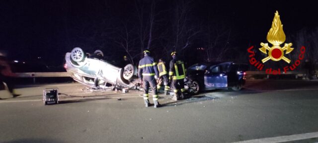 San Colombano, incidente tra due auto: una si cappotta San Colombano, incidente tra due auto: una si cappotta
