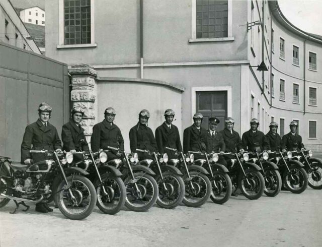 Giorgio Parodi, la bandiera, l’Aquila, le moto