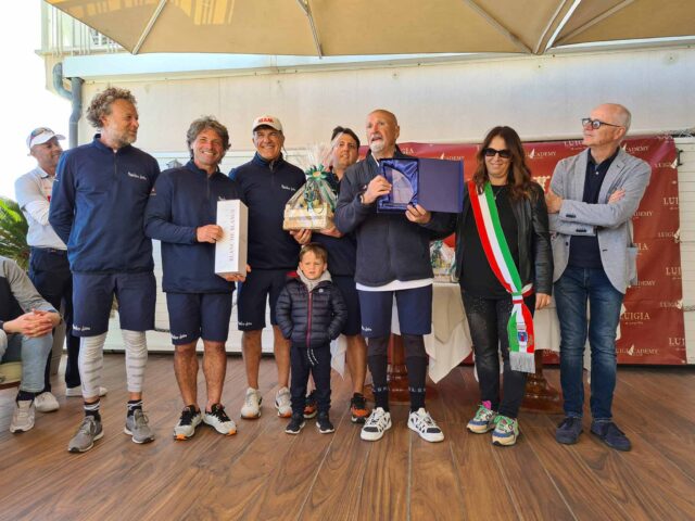 Onorato premiato dalla Zucchinetti e Canepa