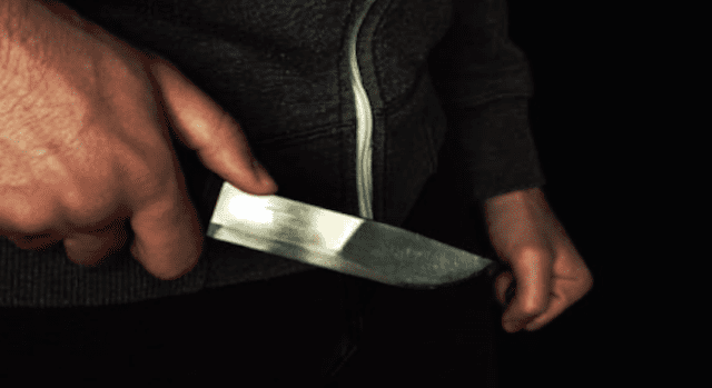 Cornigliano, minaccia la fidanzata con un coltello: denunciato Cornigliano, minaccia la fidanzata con un coltello: denunciato