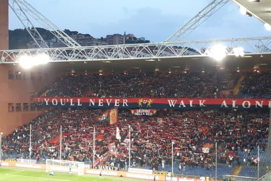 Malore sugli spalti al Ferraris, tifoso salvato dal defibrillatore Malore sugli spalti al Ferraris, tifoso salvato dal defibrillatore