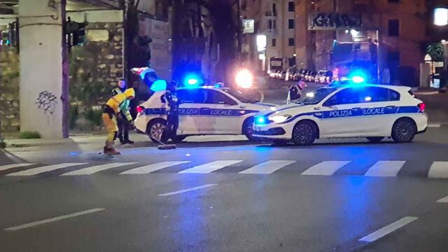 Incidente mortale a Genova: motociclista perde la vita nel sottopasso di Caricamento Incidente mortale a Genova: motociclista perde la vita nel sottopasso di Caricamento