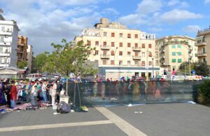 Ramadan: donne rinchiuse in un recinto. Le foto choc. E a Genova nuova moschea