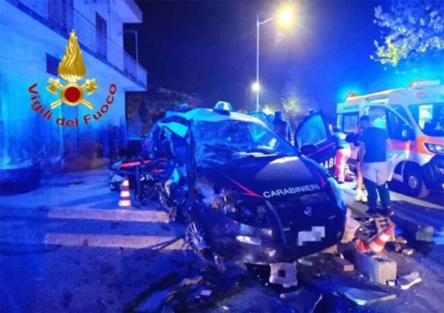 Campagna (SA), alcol e droga. Svolta indagini incidente dove sono morti due carabinieri in servizio Campagna (SA), alcol e droga. Svolta indagini incidente dove sono morti due carabinieri in servizio