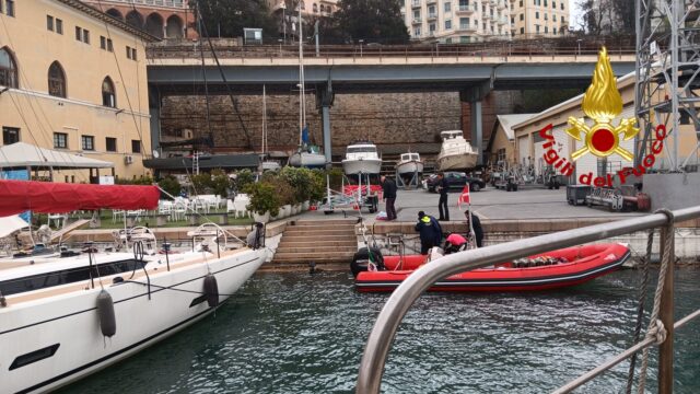 In stato di ipotermia in acqua davanti ai Lido: salvato dai VVF In stato di ipotermia in acqua davanti ai Lido: salvato dai VVF