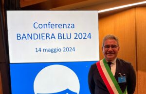 La Bandiera Blu premia per la prima volta la spiaggia di Recco La Bandiera Blu premia per la prima volta la spiaggia di Recco
