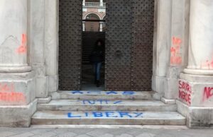 Gip nega arresto dei vandali anarchici, FdI: così si legittima chi deturpa Genova