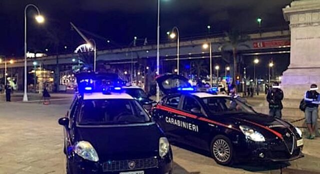 Genova, nascondeva la droga nelle mutande: nigeriano arrestato Genova, nascondeva la droga nelle mutande: nigeriano arrestato