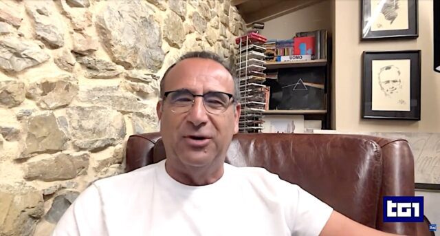 Carlo Conti alla guida del Festival di Sanremo per i prossimi due anni