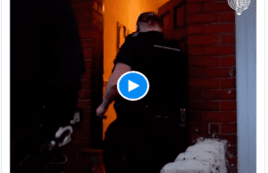 Sicurezza, in UK rastrellamenti casa per casa: migranti spediti in Ruanda | Video