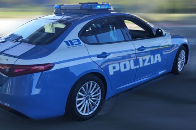 Nasconde droga in casa: denunciato grazie all’app YouPol Nasconde droga in casa: denunciato grazie all’app YouPol