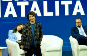 Violenza, femministe non fanno parlare una donna. Solidarietà di Mattarella a Roccella