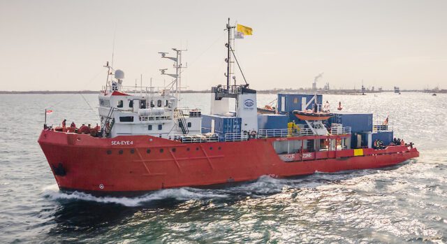 Porto di Genova assegnato alla Sea-Eye 4 con 46 migranti a bordo Porto di Genova assegnato alla Sea-Eye 4 con 46 migranti a bordo