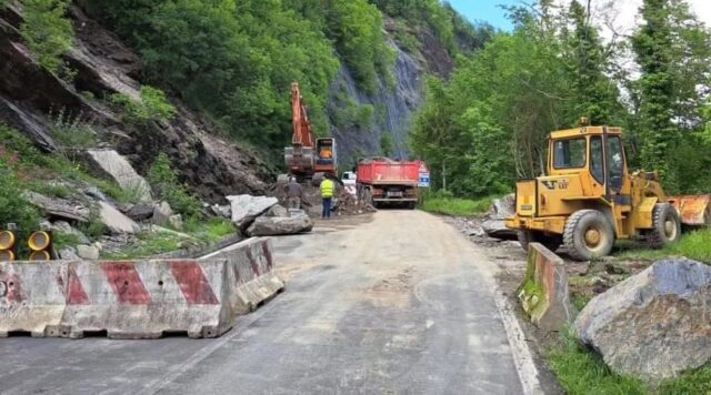 sp23 scoglina frana lavori