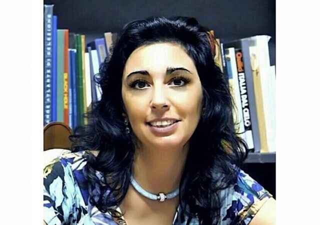Stefania Zanardi premiata al XVI Premio Filosofico Internazionale Prof. Paolo Michele Erede Stefania Zanardi premiata al XVI Premio Filosofico Internazionale Prof. Paolo Michele Erede