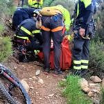 Ciclista cade sopra Cogoleto, soccorso con l’elicottero