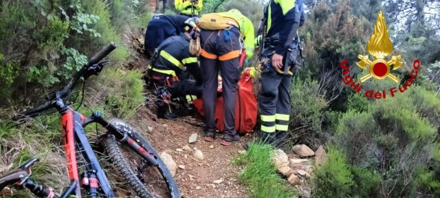 Ciclista cade sopra Cogoleto, soccorso con l’elicottero Ciclista cade sopra Cogoleto, soccorso con l’elicottero