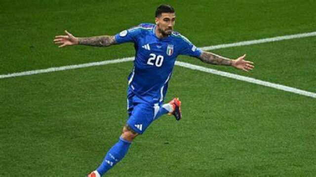 Un gol di Zaccagni permette all'Italia di accedere agli ottavi di finale di Euro 2024.Un gol di Zaccagni permette all'Italia di accedere agli ottavi di finale di Euro 2024. Un gol di Zaccagni permette all'Italia di accedere agli ottavi di finale di Euro 2024.