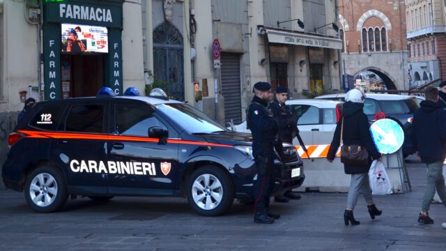 carabinieri centro storico caruggi caricamento