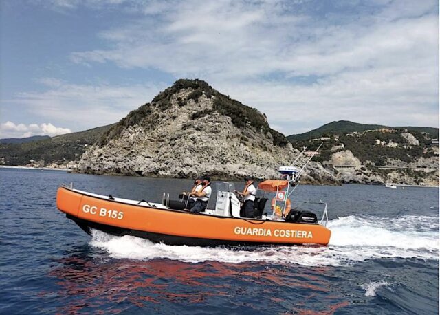 Bergeggi, la Guardia Costiera sanziona tre unità ancorate in zona protetta Bergeggi, la Guardia Costiera sanziona tre unità ancorate in zona protetta