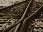 Dramma sui binari: donna travolta da un treno muore ai Balzi Rossi Dramma sui binari: donna travolta da un treno muore ai Balzi Rossi