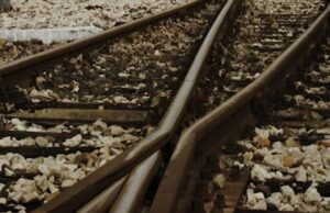 Incendio sui binari a Ventimiglia: linea ferroviaria interrotta per un’ora Un giovane muore travolto da un treno merci a Pieve Ligure