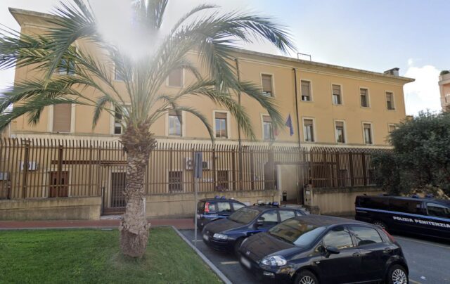 Evasione dal carcere di Imperia: detenuto in fuga, è polemica sulla sicurezza Evasione dal carcere di Imperia: detenuto in fuga, è polemica sulla sicurezza