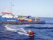Sea Watch 5 alla Spezia con 69 migranti a bordo: avviate le operazioni di accoglienza Sea Watch 5 alla Spezia con 69 migranti a bordo: avviate le operazioni di accoglienza