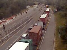 Incidente in autostrada: tamponamento tra auto, furgone e camion in A26, code fino a 7 km Incidente in autostrada: tamponamento tra auto, furgone e camion in A26, code fino a 7 km