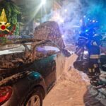 A fuoco auto nella notte a Recco: fiamme spente dai VVF