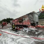 A10, principio d’incendio su tir: l’intervento dei Vigili del fuoco