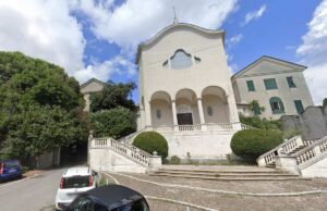 Casa Raphael: il Comune di Genova prepara soluzioni abitative temporanee per gli occupanti Casa Raphael: il Comune di Genova prepara soluzioni abitative temporanee per gli occupanti