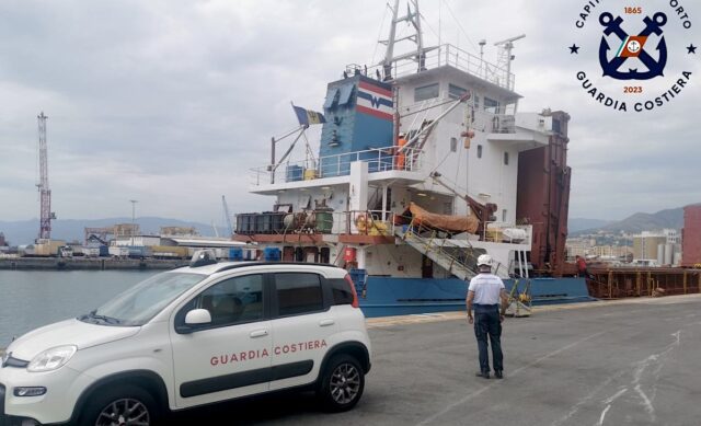 Genova, detenuta nave delle Barbados: gravi problemi di sicurezza e inquinamento Genova, detenuta nave delle Barbados: gravi problemi di sicurezza e inquinamento