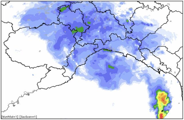 Violento nubifragio e trombe marine colpiscono la provincia di Imperia Violento nubifragio e trombe marine colpiscono la provincia di Imperia