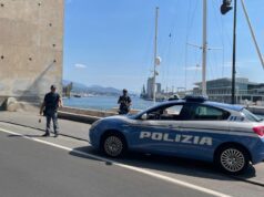 Paura a Savona: sedicenne senza biglietto minaccia controllori con coltello Paura a Savona: sedicenne senza biglietto minaccia controllori con coltello