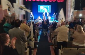 Teatro Gioventù, pienone per Salvini e Bucci: chi ferma Gronda e Diga è matto | Foto