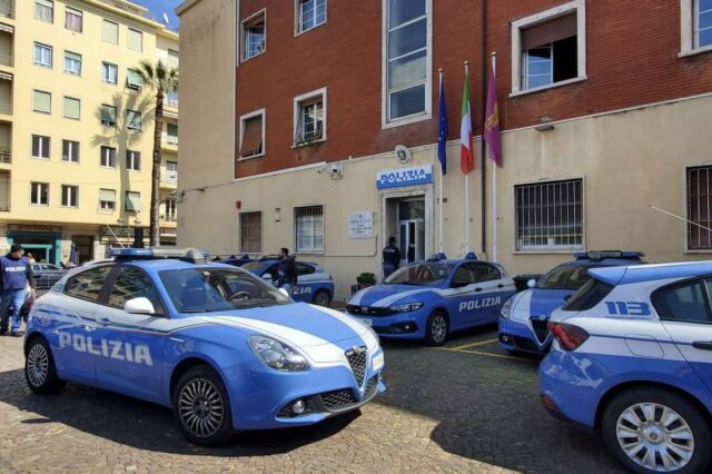 Ventimiglia, arrestato tunisino con armi e metanfetamine: sequestrati droga e spray urticante Ventimiglia, arrestato tunisino con armi e metanfetamine: sequestrati droga e spray urticante