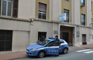 Prese a cinghiate migranti a Ventimiglia, identificato camionista straniero Prese a cinghiate migranti a Ventimiglia, identificato camionista straniero