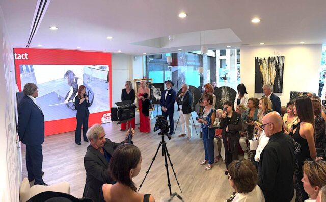 Successo per il vernissage di Universal Contact di Teorema Fornasari a Genova Successo per il vernissage di Universal Contact di Teorema Fornasari a Genova