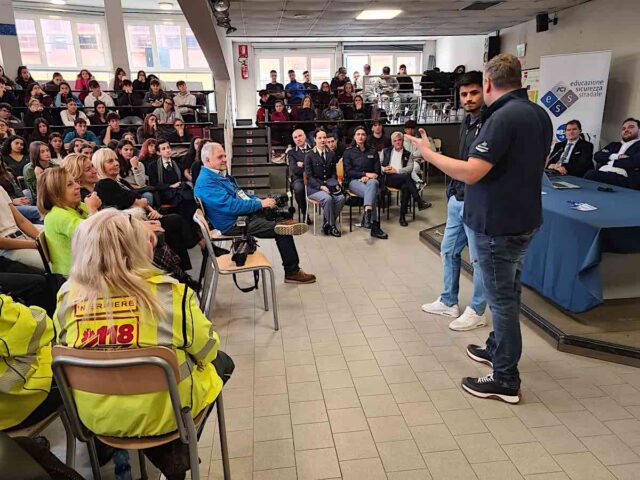 Sicurezza stradale, a Genova l'Aci driving experience per formare giovani alla guida Sicurezza stradale, a Genova l'Aci driving experience per formare giovani alla guida