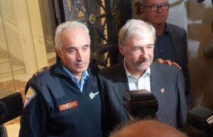 Bucci arriva in Regione accolto dalla guardia giurata Fulvio